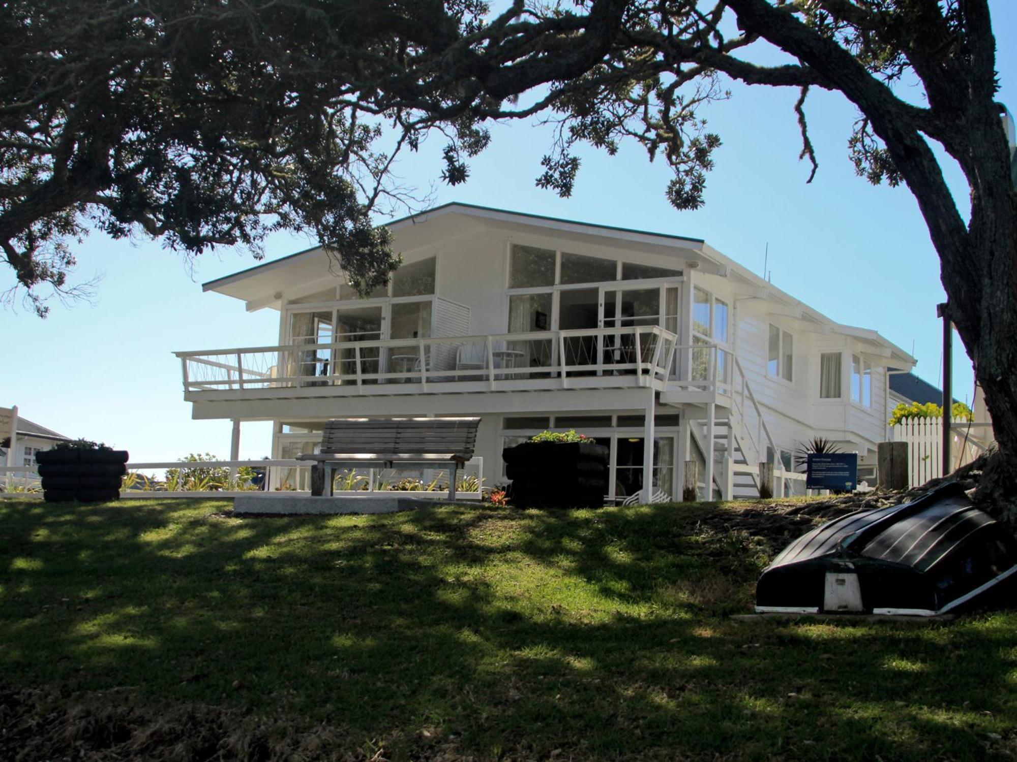 Hananui Lodge And Apartments Расселл Экстерьер фото