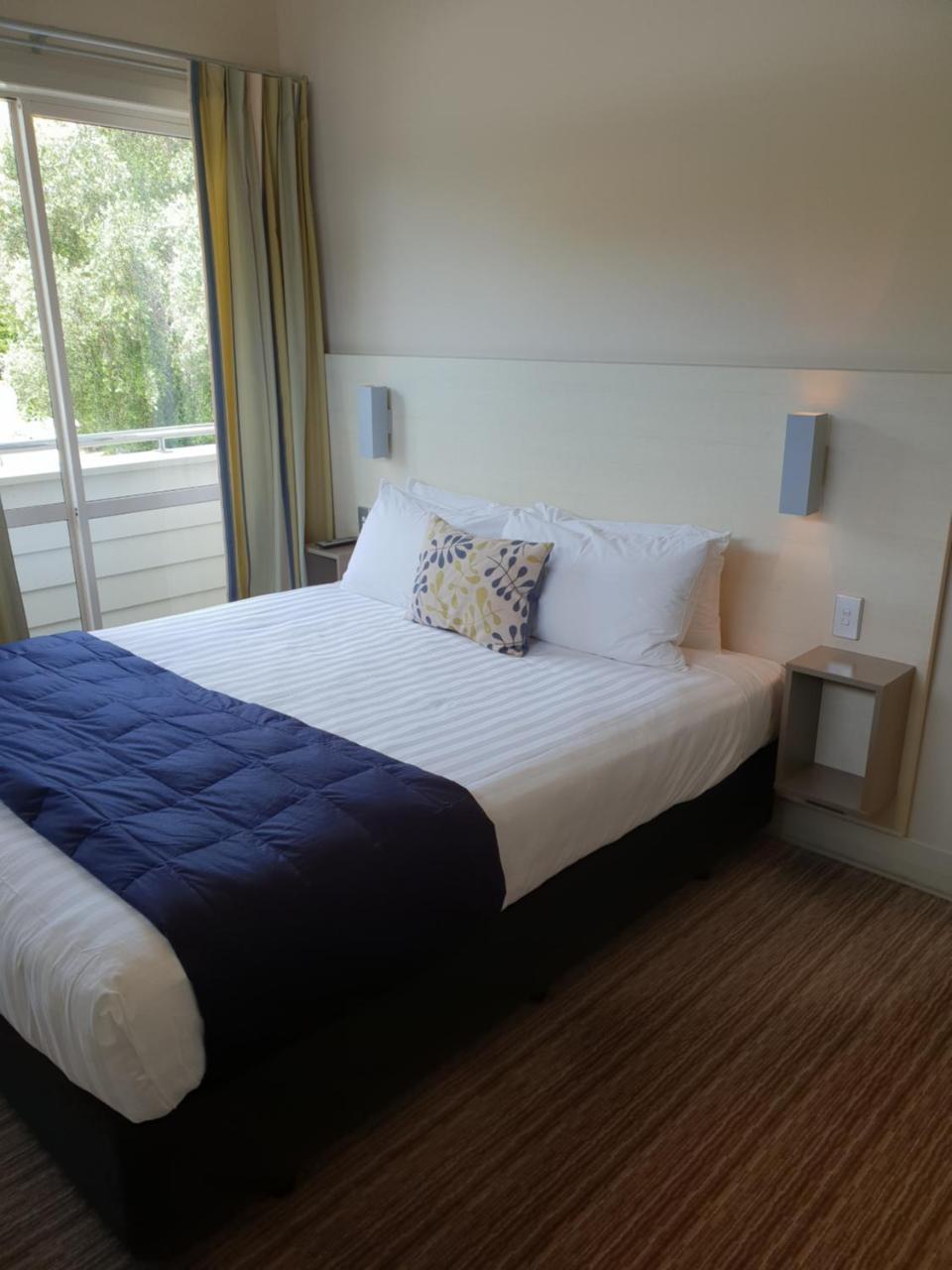 Hananui Lodge And Apartments Расселл Экстерьер фото