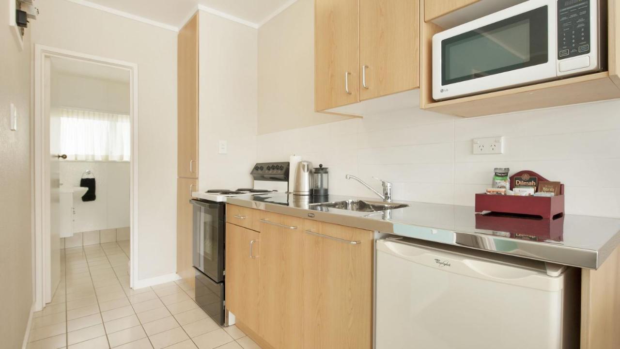 Hananui Lodge And Apartments Расселл Экстерьер фото