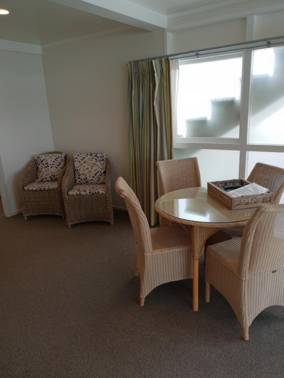 Hananui Lodge And Apartments Расселл Экстерьер фото