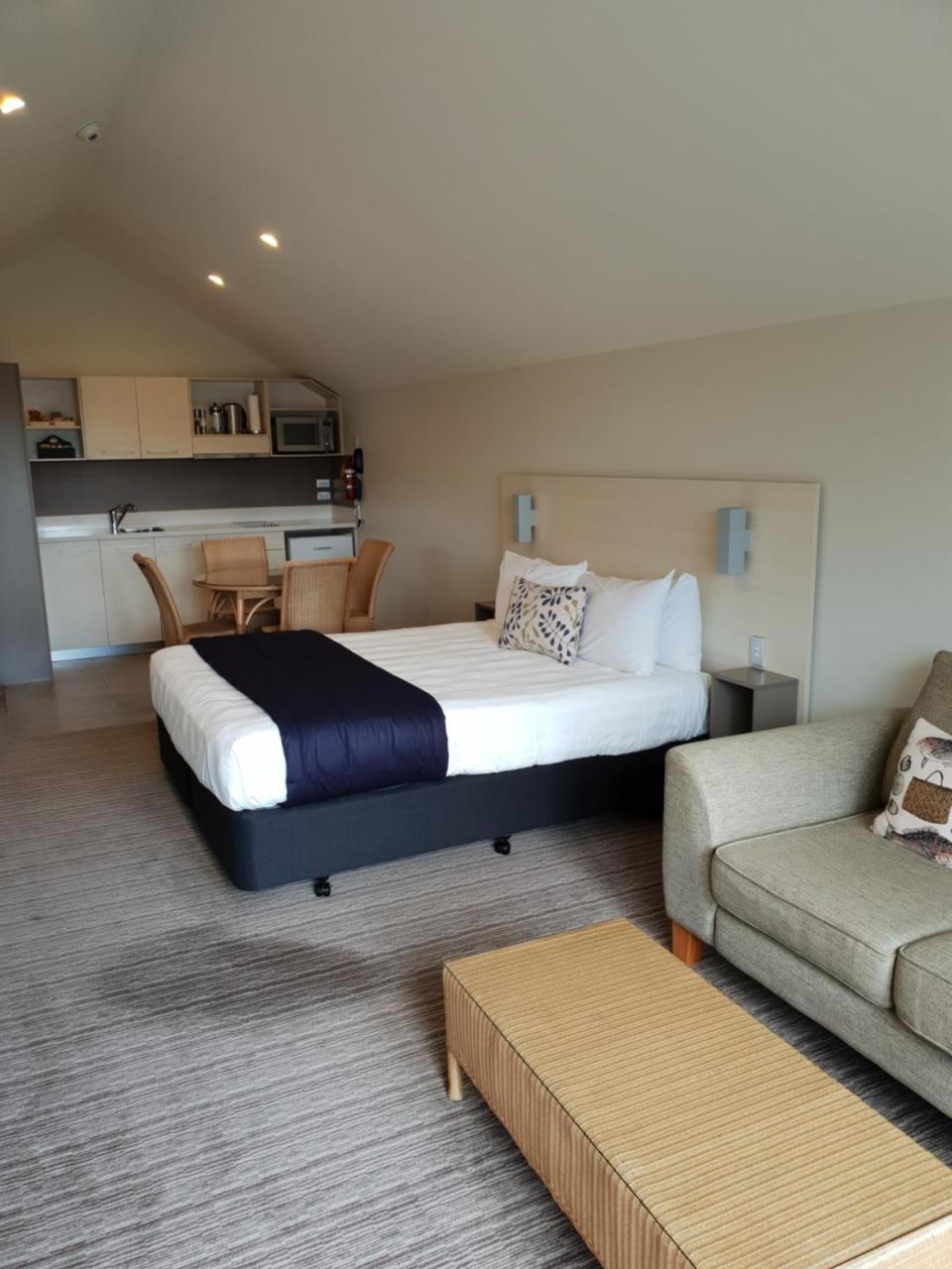 Hananui Lodge And Apartments Расселл Экстерьер фото