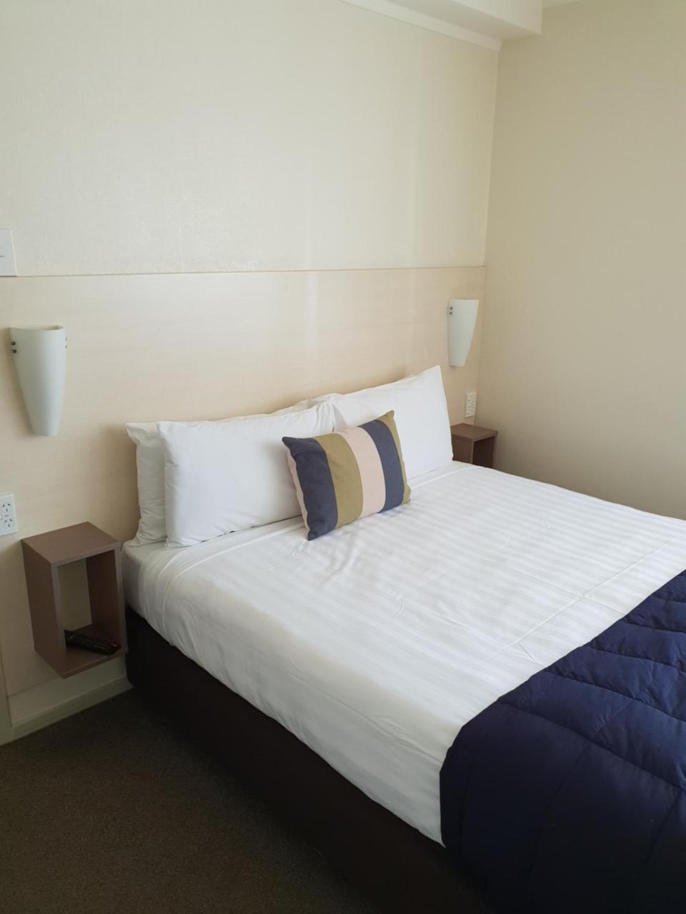 Hananui Lodge And Apartments Расселл Экстерьер фото