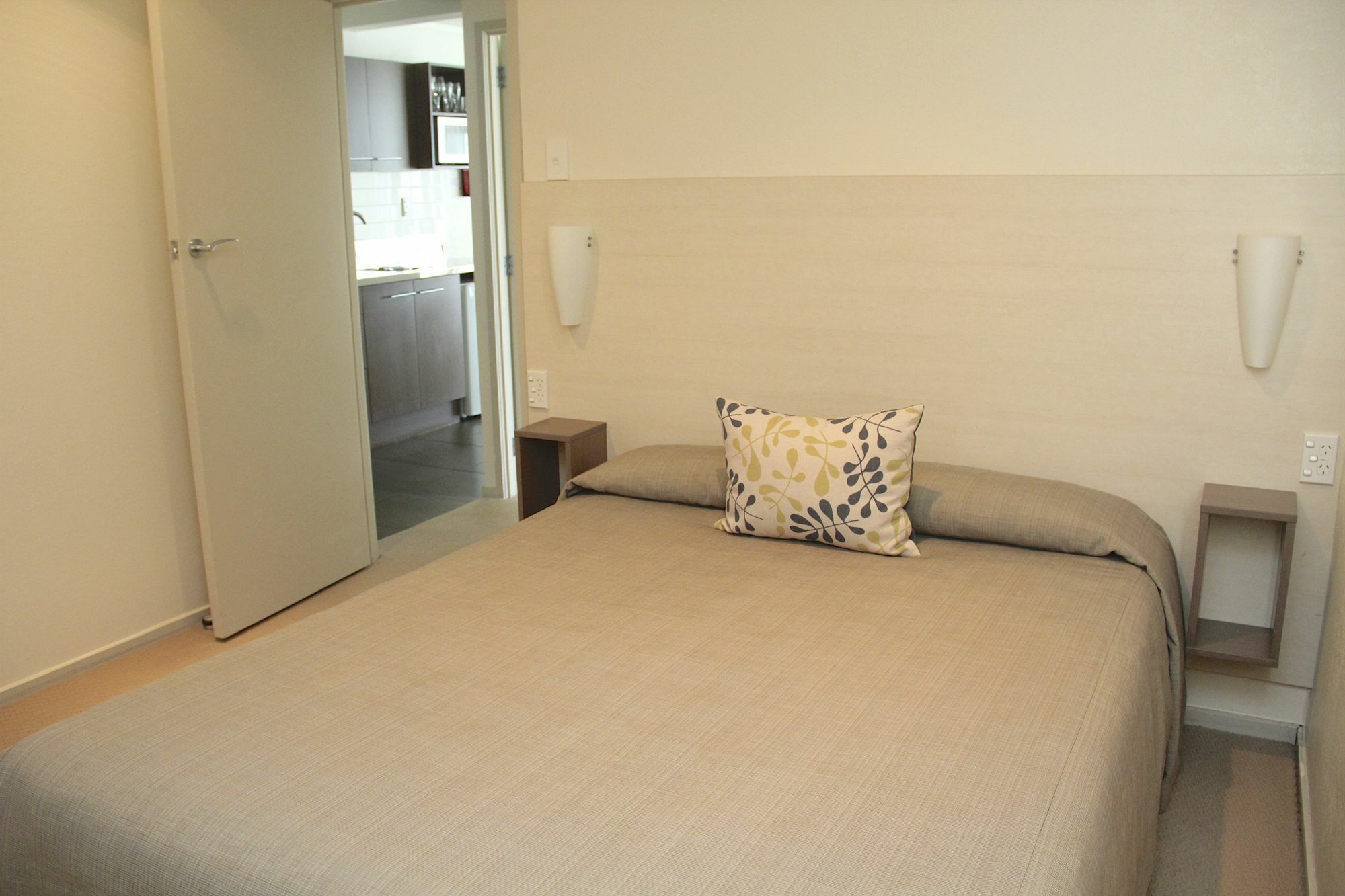 Hananui Lodge And Apartments Расселл Экстерьер фото