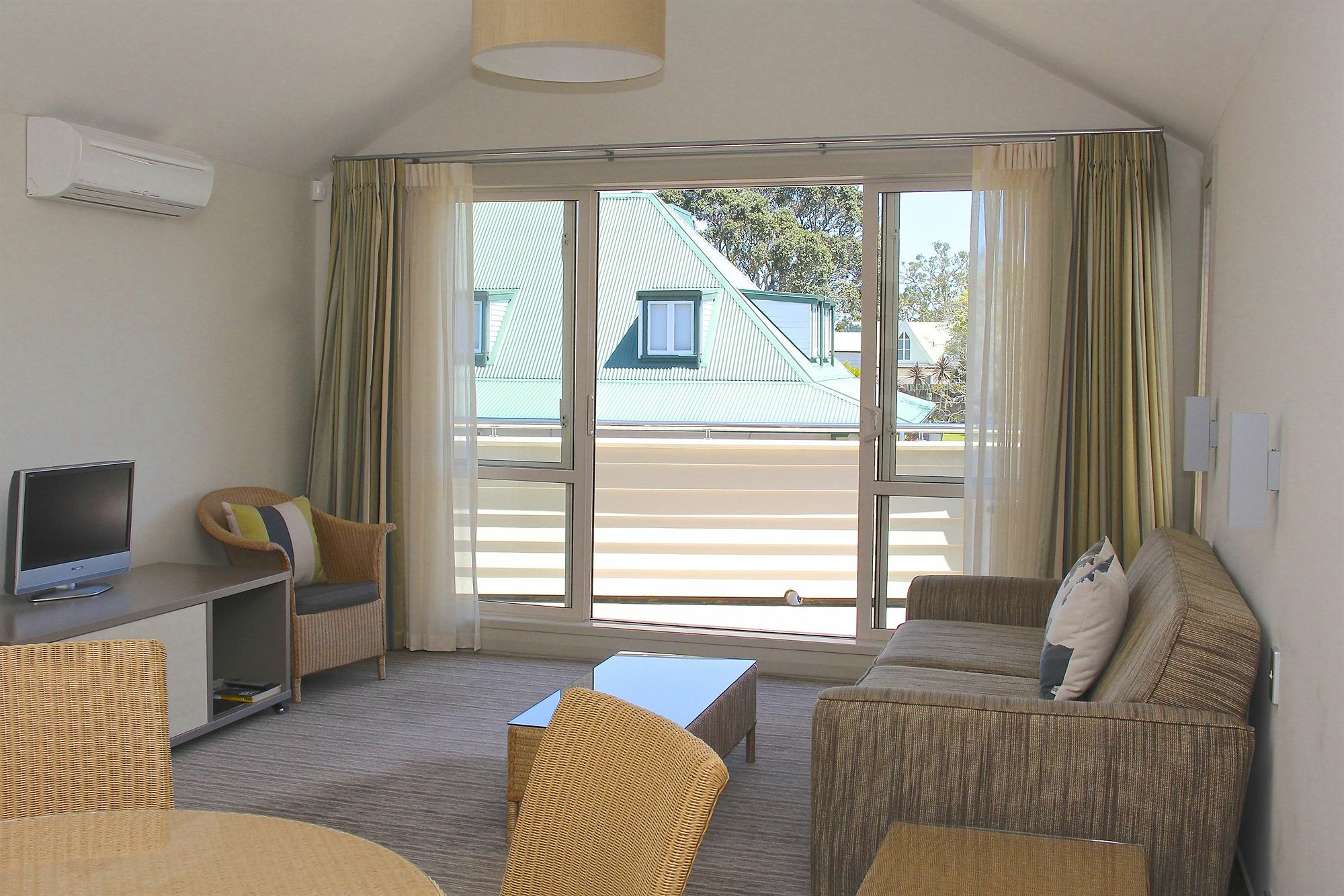 Hananui Lodge And Apartments Расселл Экстерьер фото