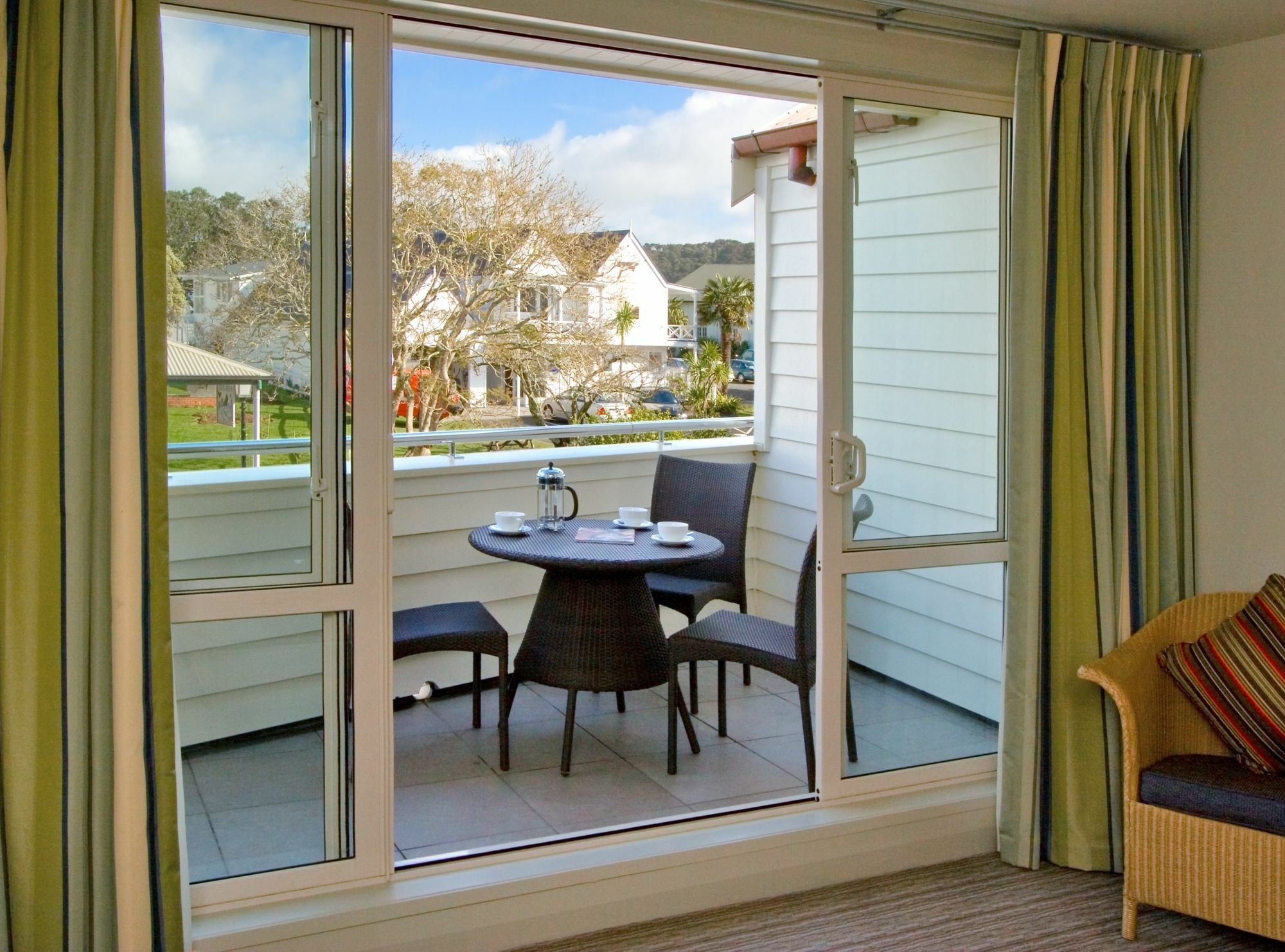 Hananui Lodge And Apartments Расселл Экстерьер фото